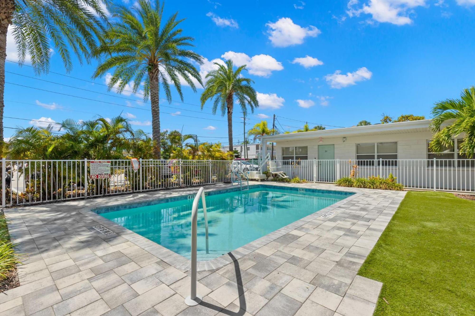 Hotel Cabana Clearwater Beach Exterior photo